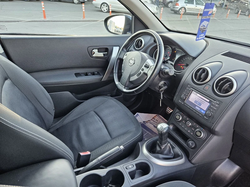 Nissan Qashqai 1.6i 16V нави, панорама, , снимка 11 - Автомобили и джипове - 47923020