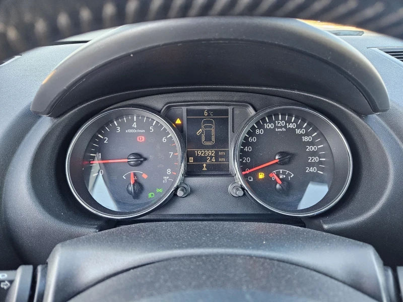 Nissan Qashqai 1.6i 16V нави, панорама, , снимка 13 - Автомобили и джипове - 47923020