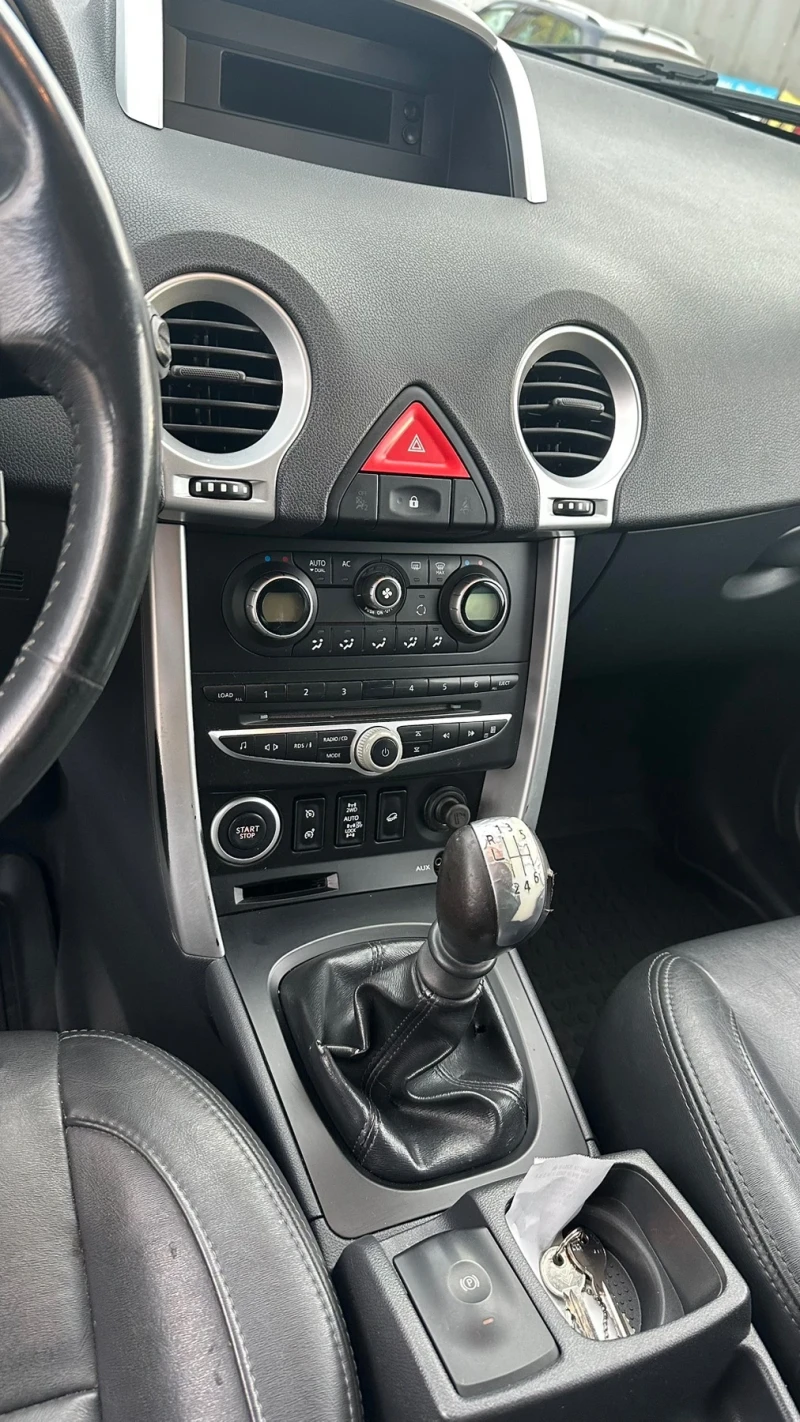 Renault Koleos 2.5 , снимка 15 - Автомобили и джипове - 53152020