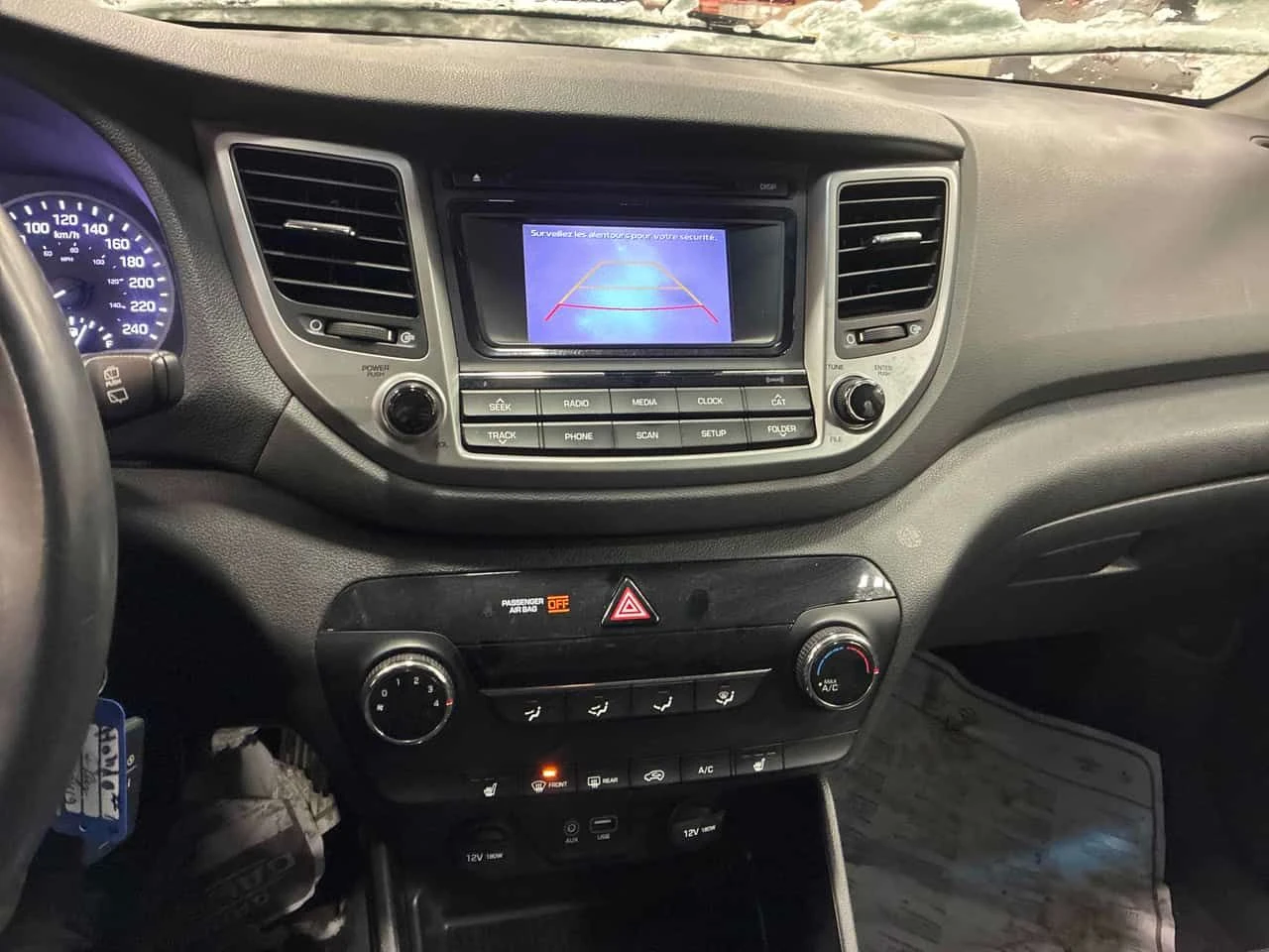 Hyundai Tucson * Premium * CARFAX * ЦЕНА ДО БГ - изображение 9