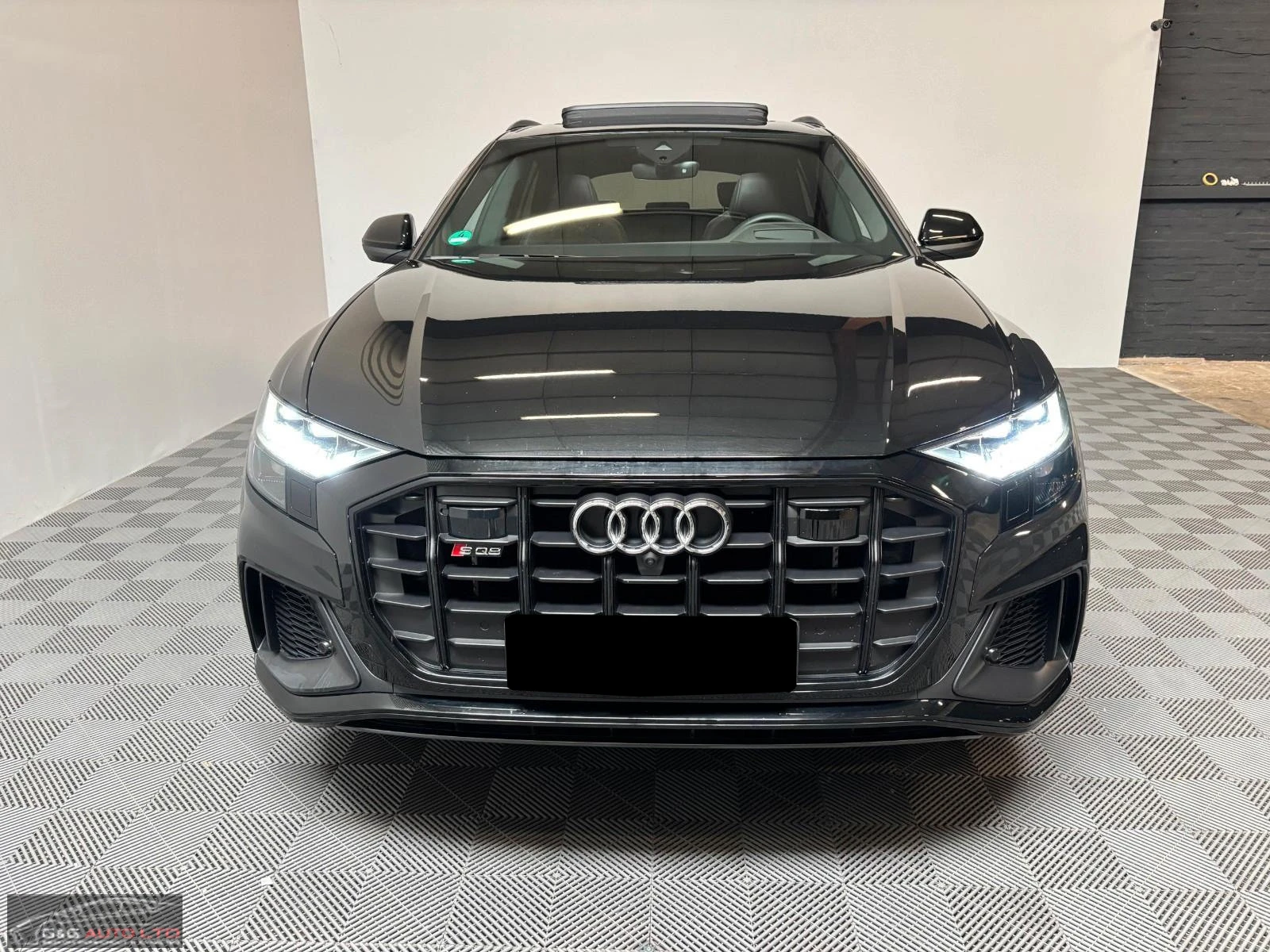 Audi SQ8 4.0TFSI/507HP/QUATTRO/PANO/AHK/360/B&O/HUD/974g, снимка 2 - Автомобили и джипове - 53960957