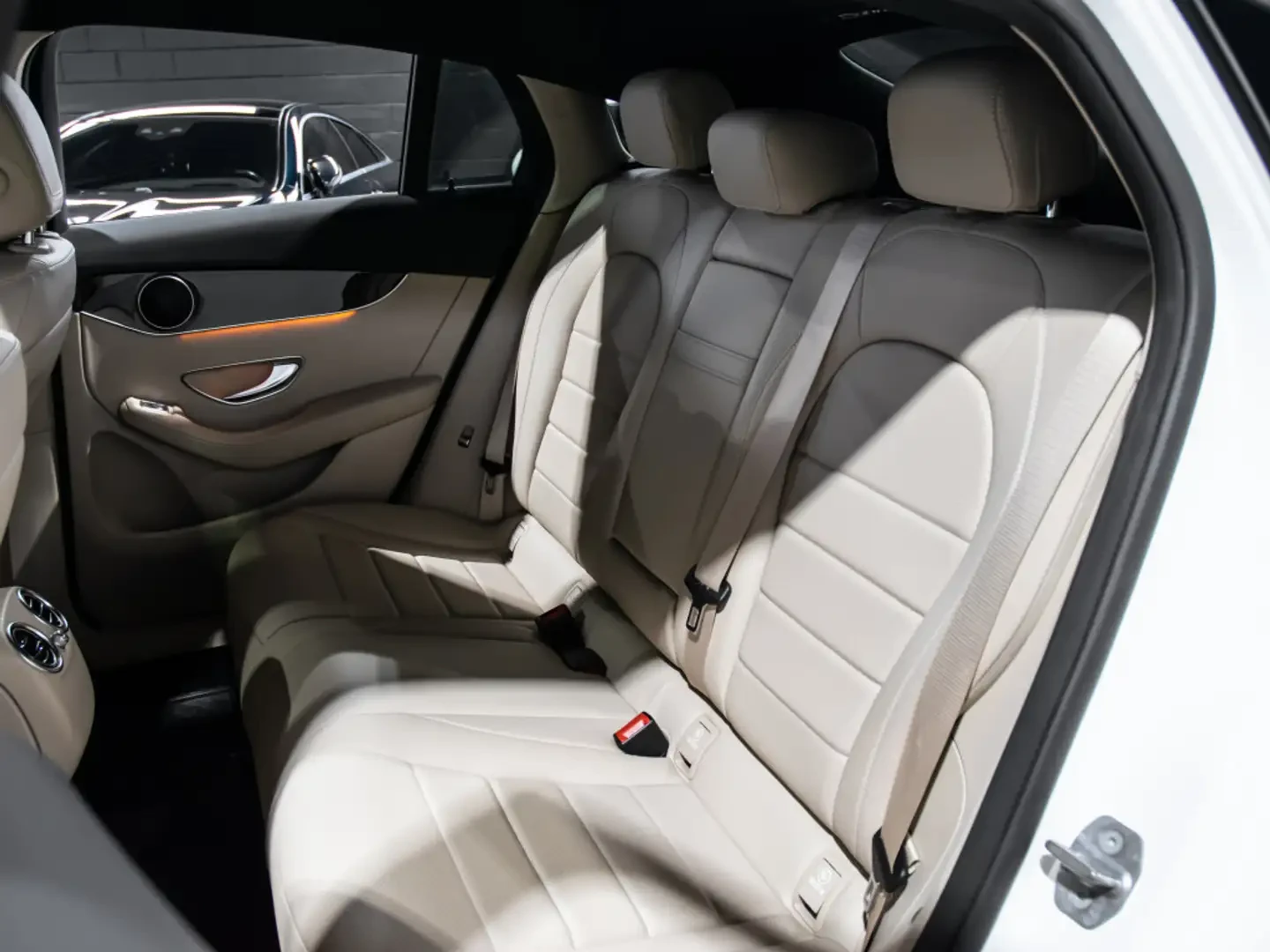 Mercedes-Benz GLC 300 Coupe 4MATIC| NO ACCIDENT , снимка 10 - Автомобили и джипове - 54620794