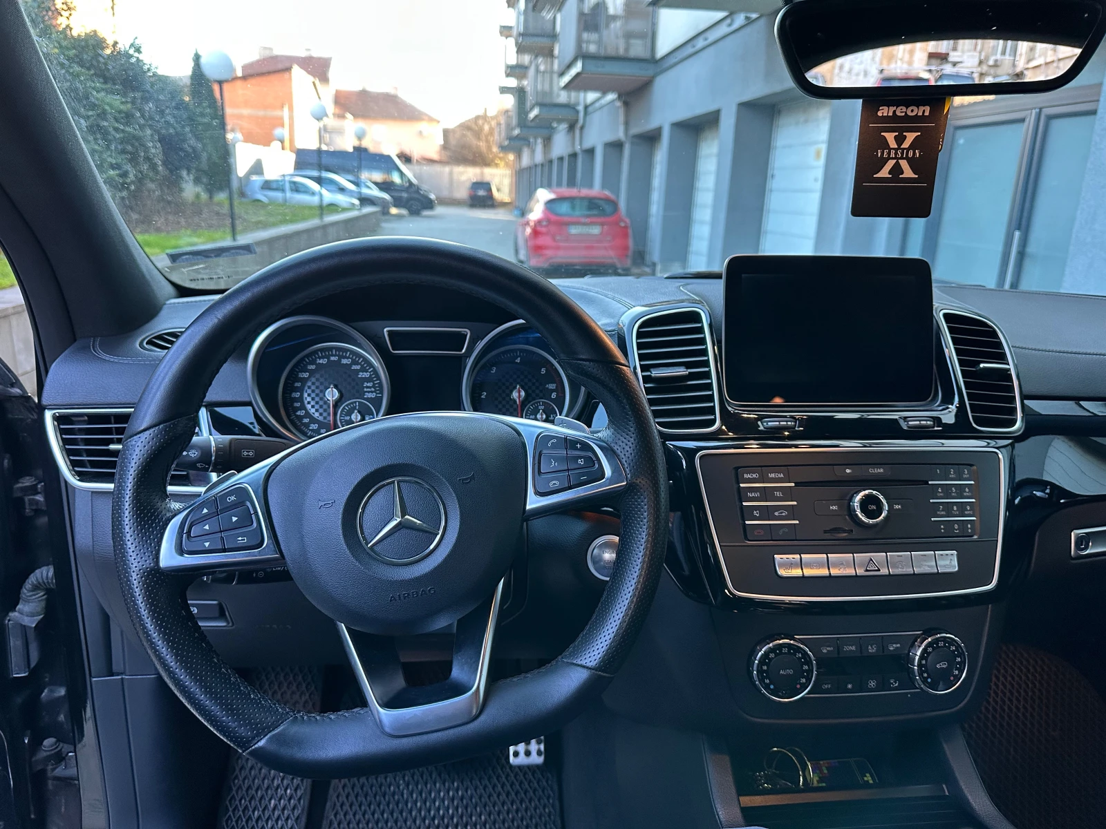 Mercedes-Benz GLE 350 AMG COUPE, снимка 11 - Автомобили и джипове - 55705787