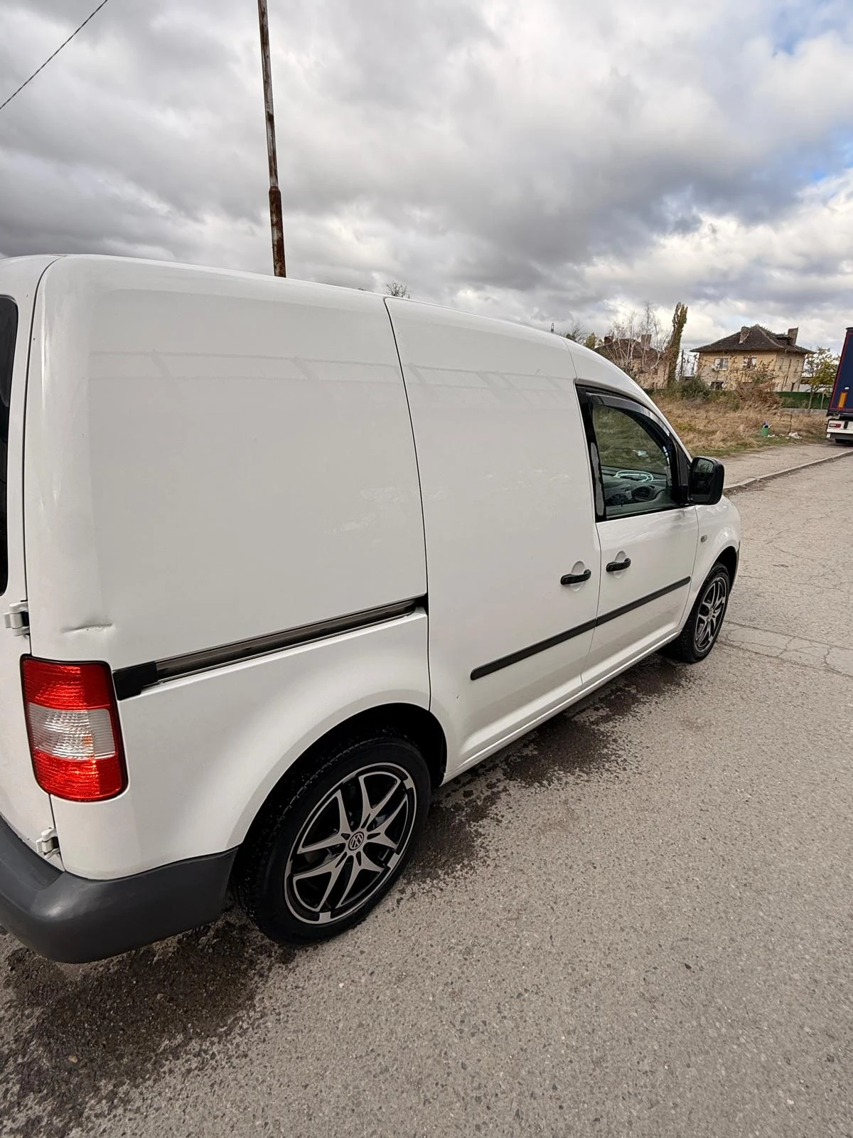 VW Caddy 1.9, снимка 5 - Бусове и автобуси - 56708986