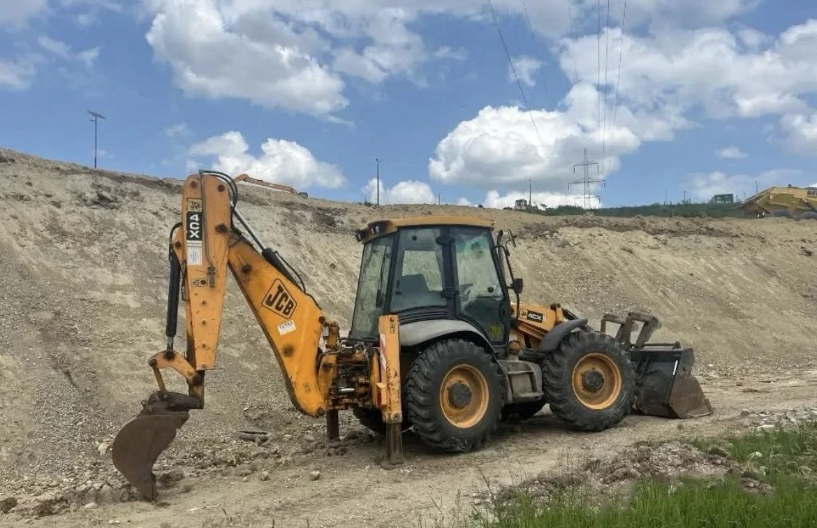Багер JCB 4CX - изображение 3