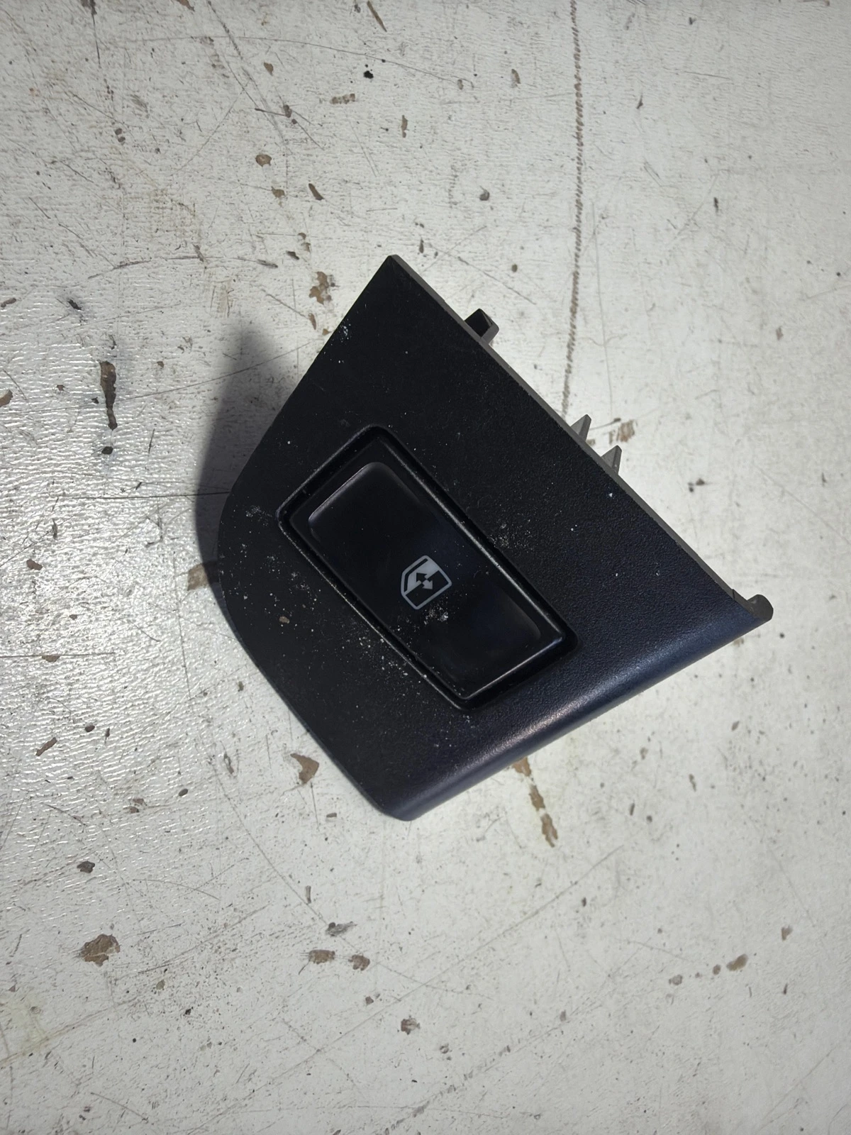 копче ел. стъкла 5E0959857A 5E0867171D Skoda Octavia