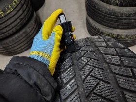 Гуми Зимни 275/45R20, снимка 2