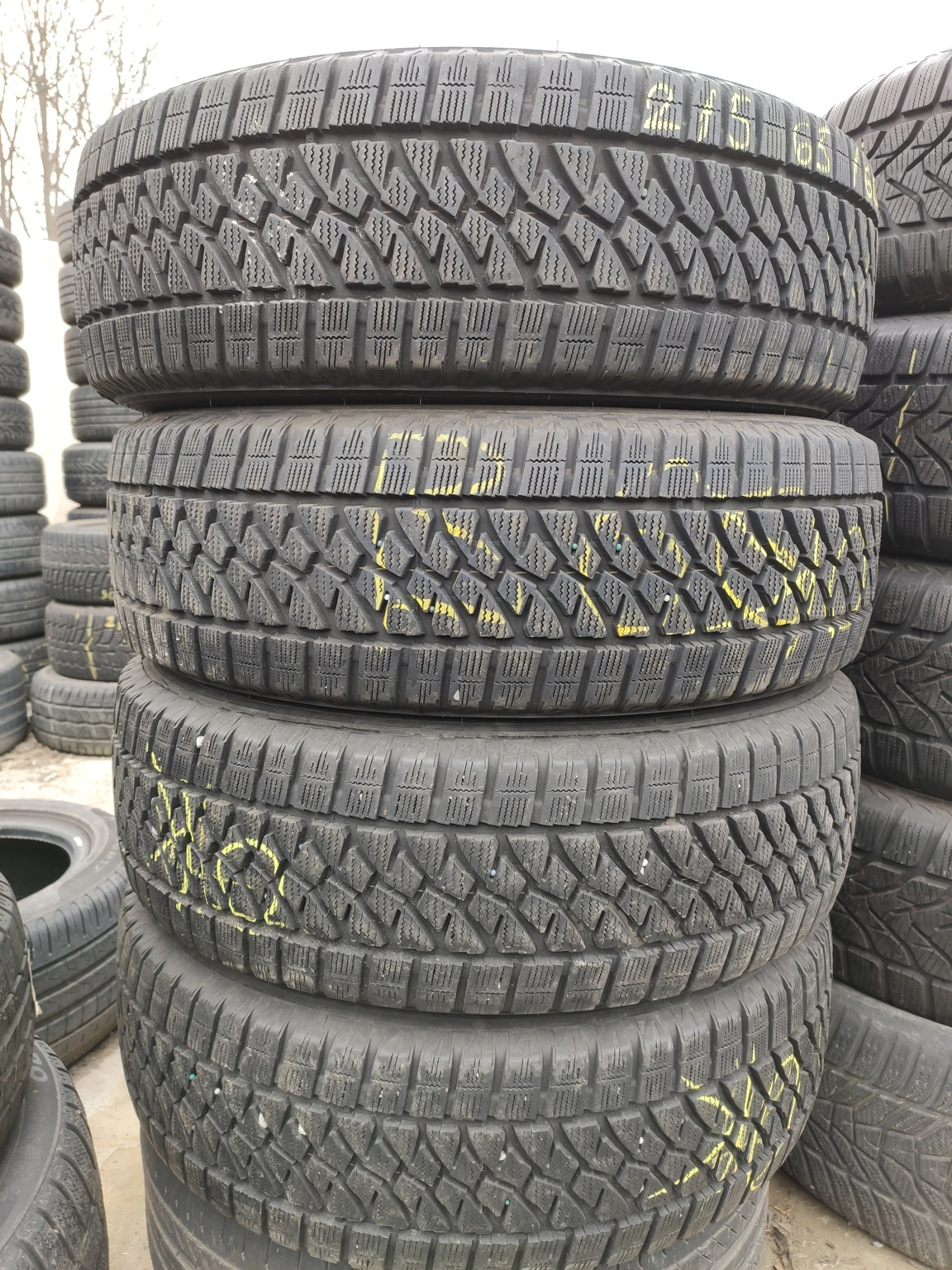 Гуми Зимни 215/65R16, снимка 5 - Гуми и джанти - 54655440