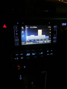 Toyota Auris - 10500 € / 20536.22 лв. - 74784390 10