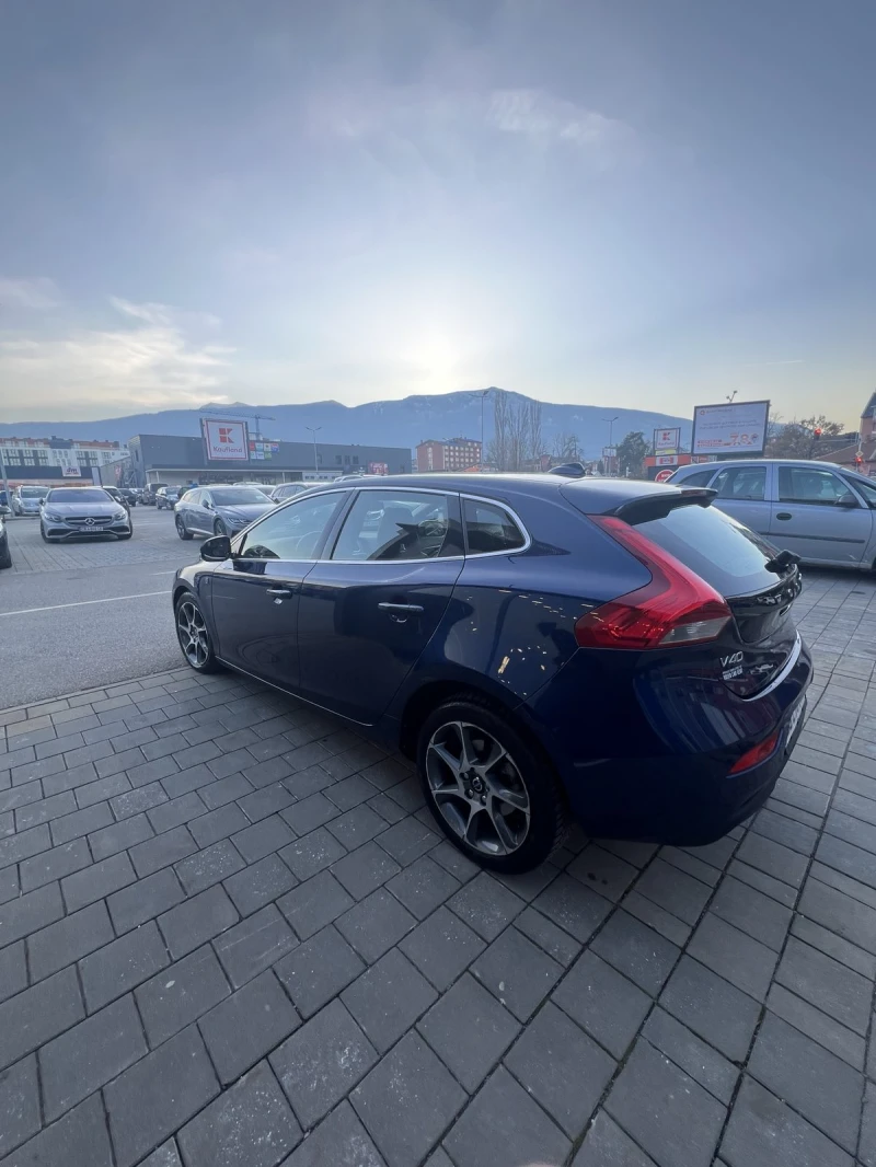 Volvo V40, снимка 4 - Автомобили и джипове - 48158063