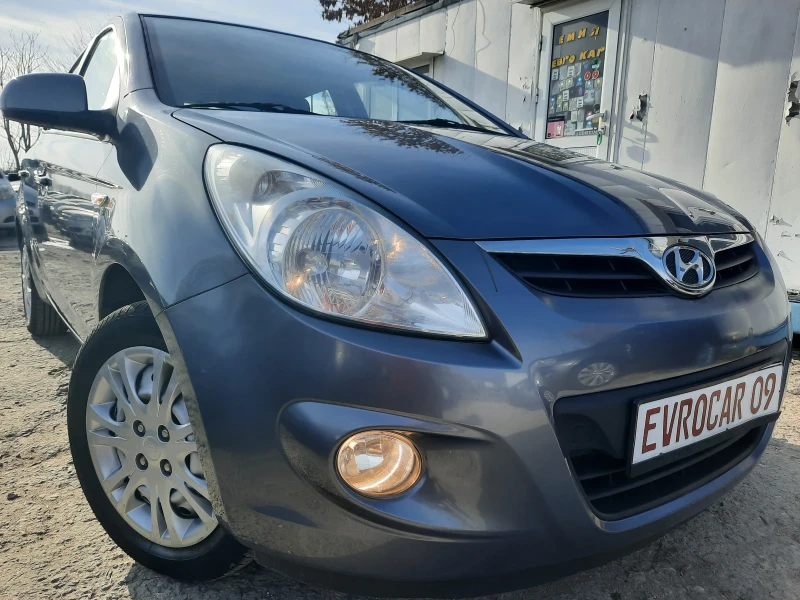 Hyundai I20 2011та КАТО НОВА !!, снимка 2 - Автомобили и джипове - 48351581