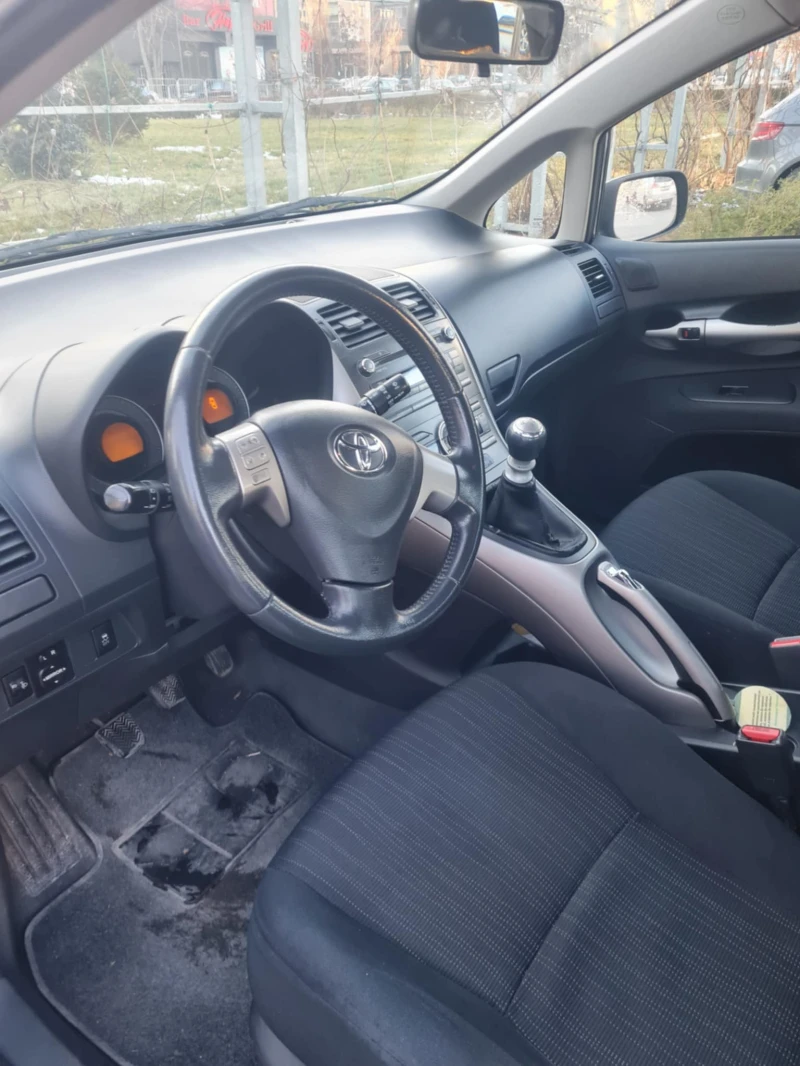 Toyota Auris, снимка 8 - Автомобили и джипове - 48562991