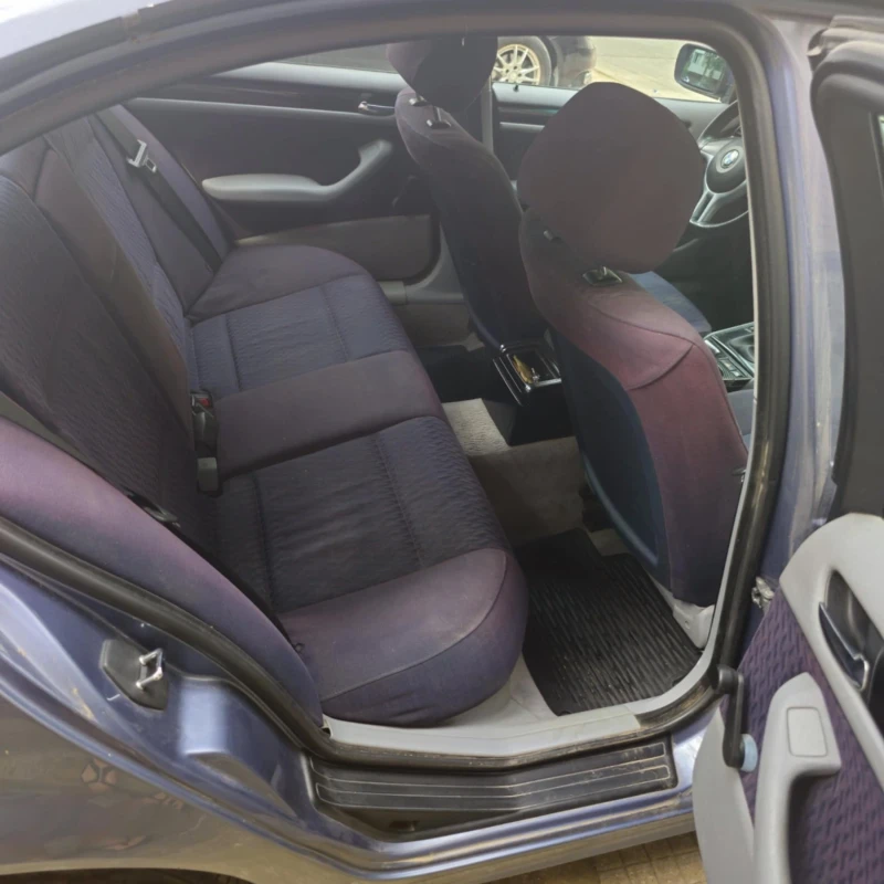 BMW 318, снимка 11 - Автомобили и джипове - 52048392