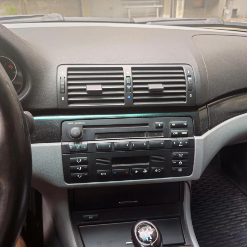 BMW 318, снимка 5 - Автомобили и джипове - 52048392