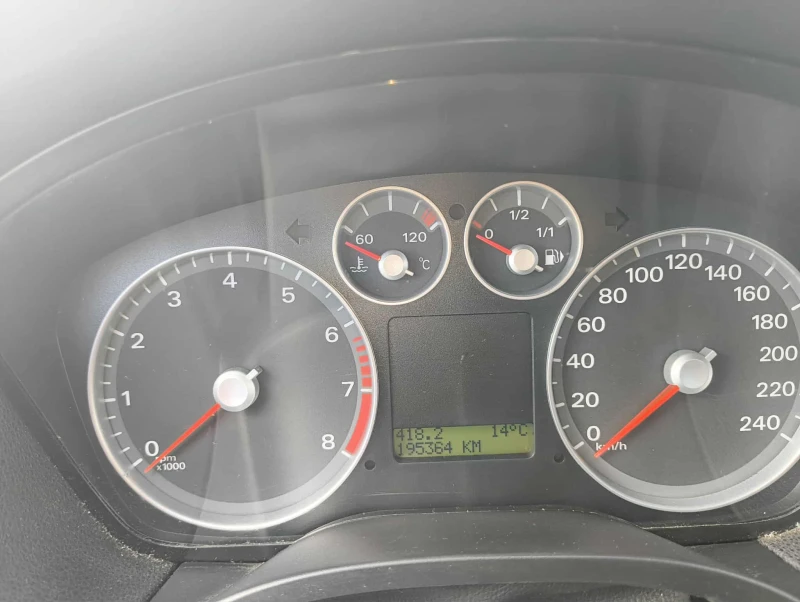 Ford Focus, снимка 2 - Автомобили и джипове - 52160929