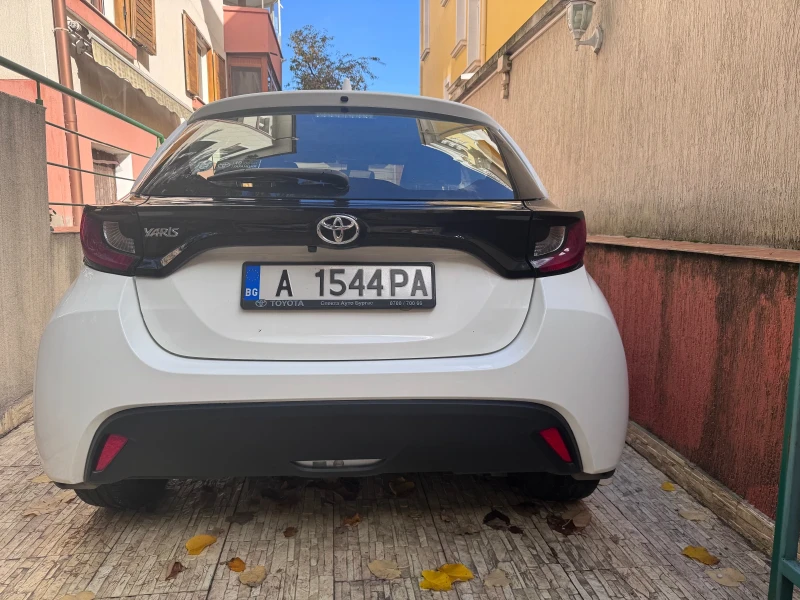 Toyota Yaris 1.5, снимка 2 - Автомобили и джипове - 52389160