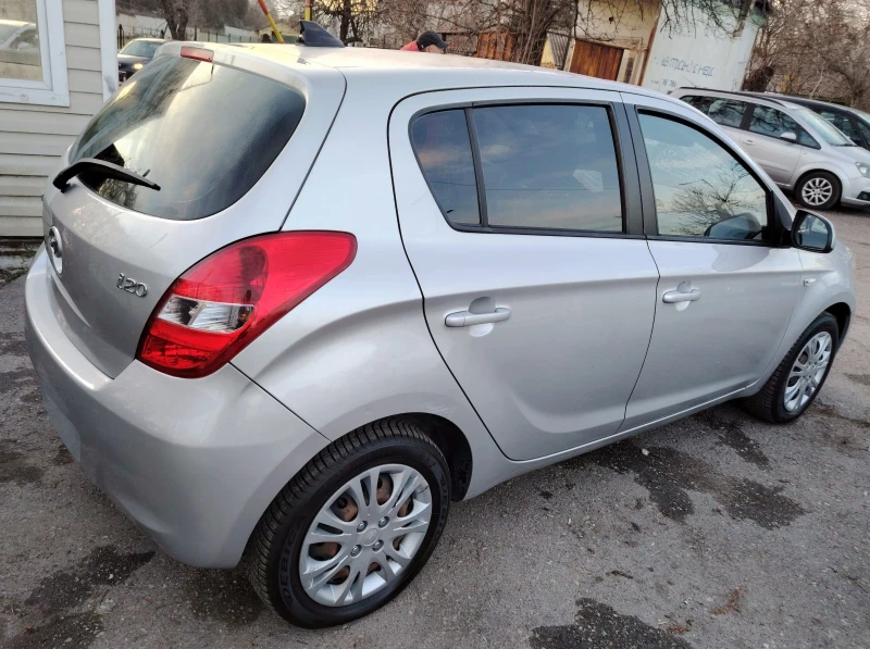 Hyundai I20 1.4i/AUTOMATIC, снимка 4 - Автомобили и джипове - 52584937