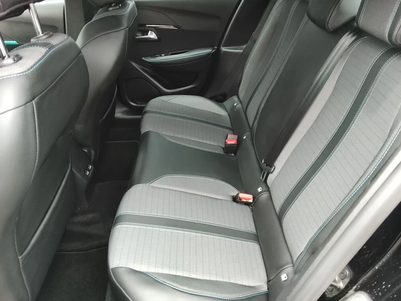 Peugeot 208 Allure Limousine (136hp) , снимка 12 - Автомобили и джипове - 52694287