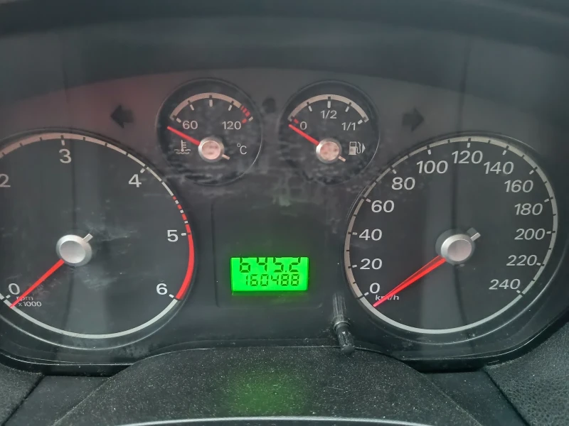 Ford Focus 1.6 TDCI, снимка 3 - Автомобили и джипове - 52721996