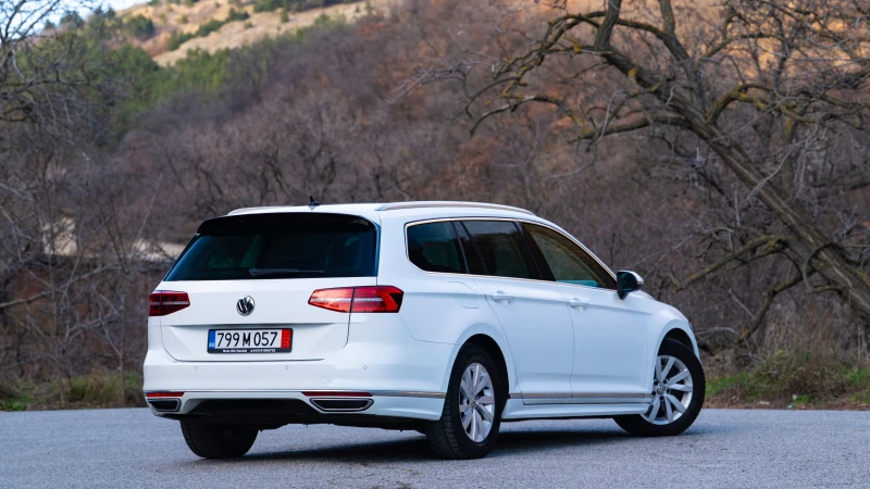 VW Passat R-LINE, снимка 8 - Автомобили и джипове - 52956721