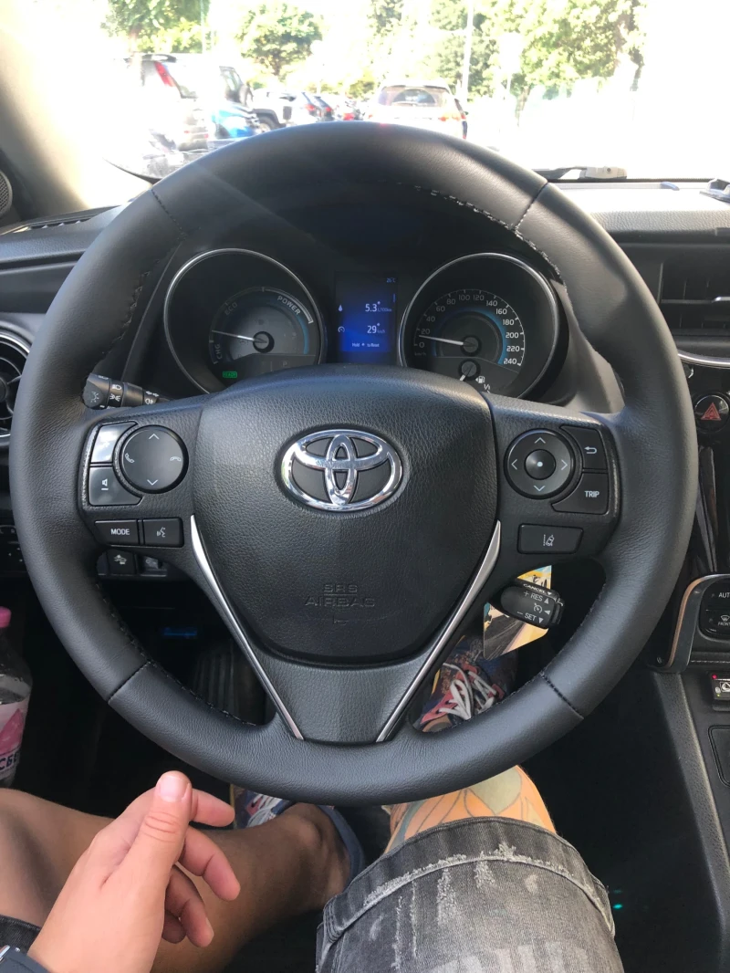 Toyota Auris, снимка 6 - Автомобили и джипове - 53184749