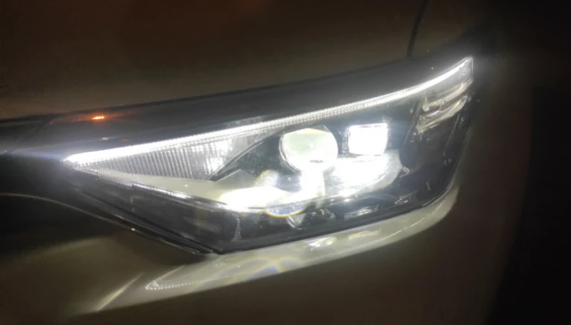 Toyota Auris, снимка 3 - Автомобили и джипове - 53184749