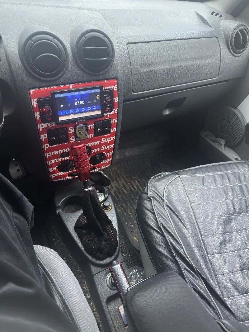 Dacia Logan 1.5 dci, снимка 10 - Автомобили и джипове - 53247457