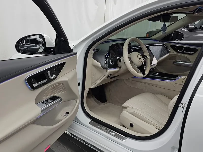 Mercedes-Benz E 200 - САМО 30% АВАНС, снимка 10 - Автомобили и джипове - 55568342