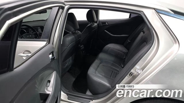 Kia K5, снимка 12 - Автомобили и джипове - 56082112