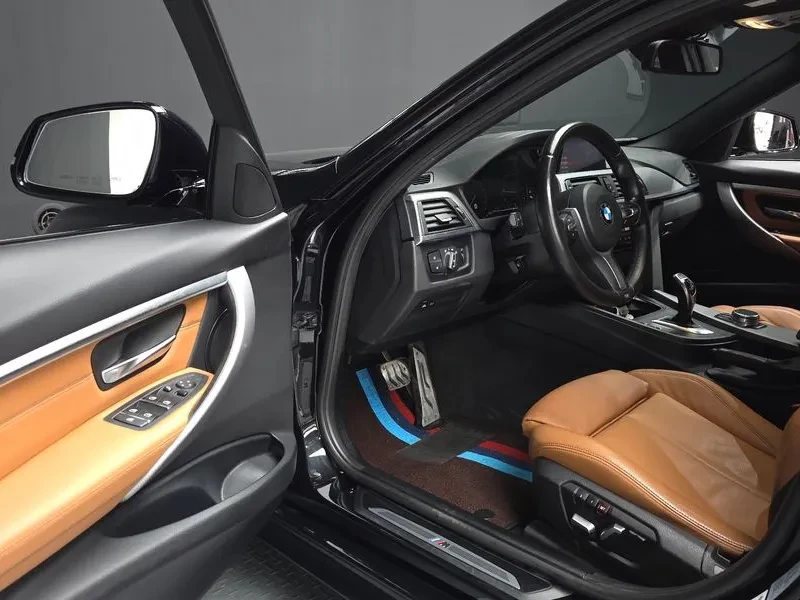 BMW 330 ///M PACK, снимка 10 - Автомобили и джипове - 56497517