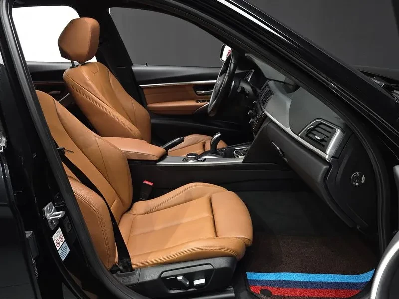 BMW 330 ///M PACK, снимка 12 - Автомобили и джипове - 56497517