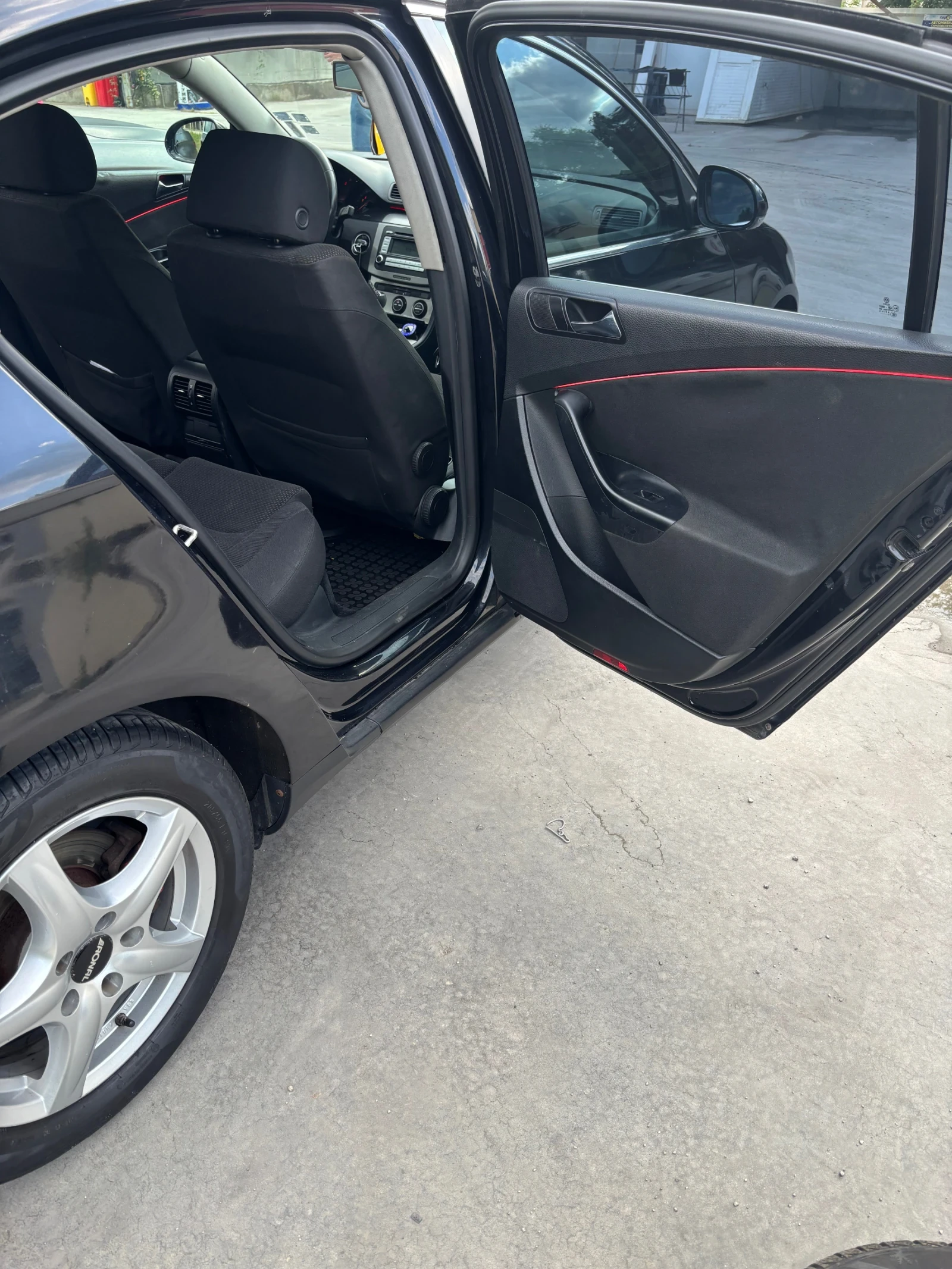 VW Passat VW Passat B6 1.9 TDI / 105 к.с. / 2005 г.   Отличн - изображение 5