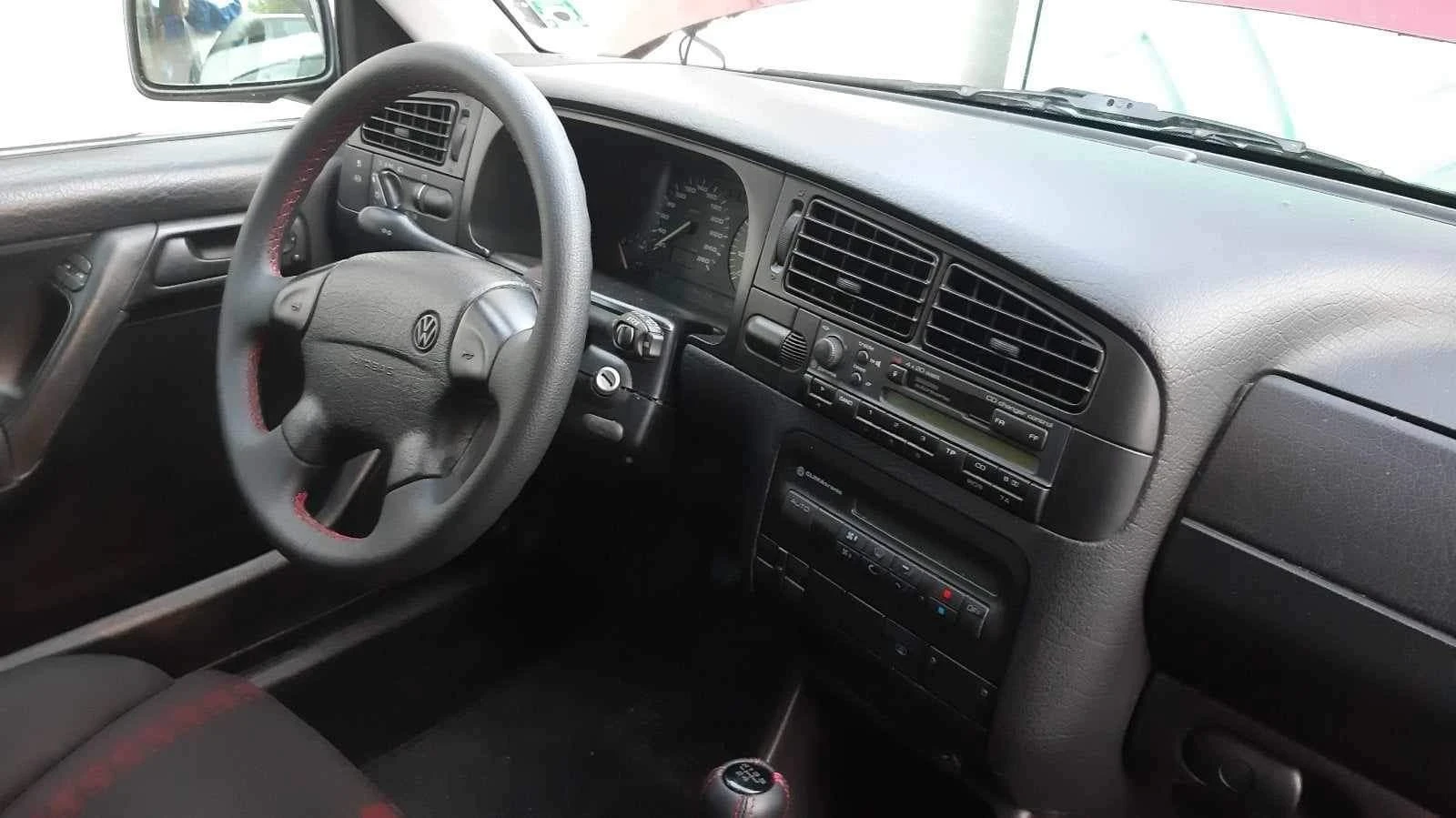 VW Golf VR6-2.8-174p.s. - изображение 10