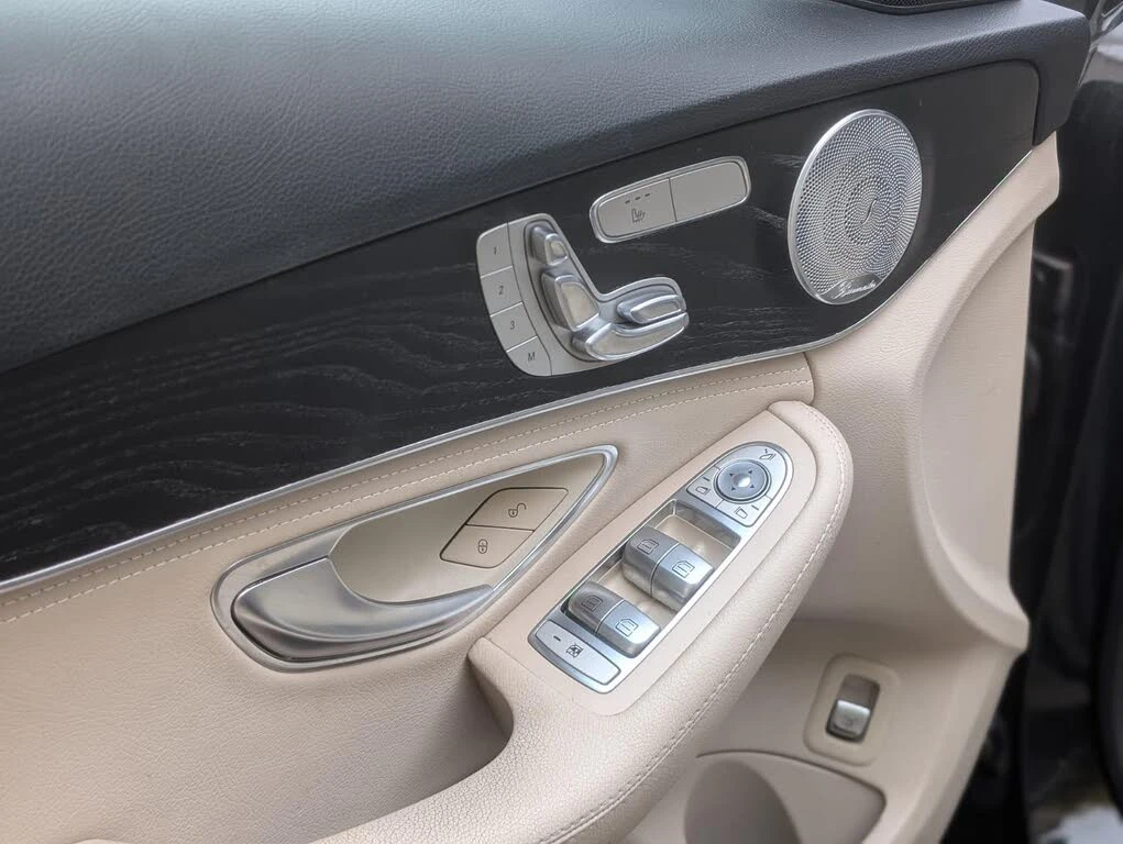 Mercedes-Benz C 400 4MATIC* BURMESTER* ПАНОРАМА* МЪРТВА ТОЧКА* КЕЙЛЕС - изображение 5