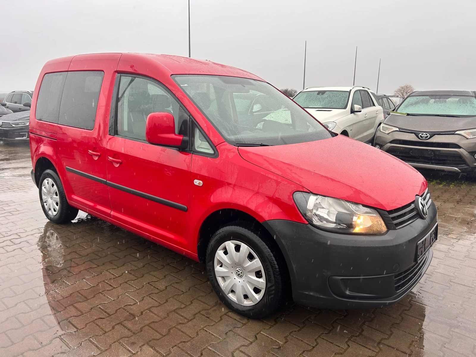 VW Caddy 1.6TDI 4+ 1 EURO 5 - изображение 4