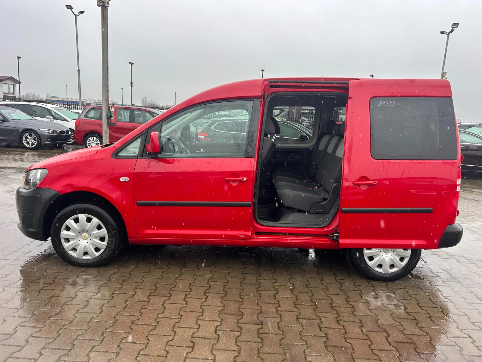 VW Caddy 1.6TDI 4+ 1 EURO 5 | Mobile.bg � ����������� 11