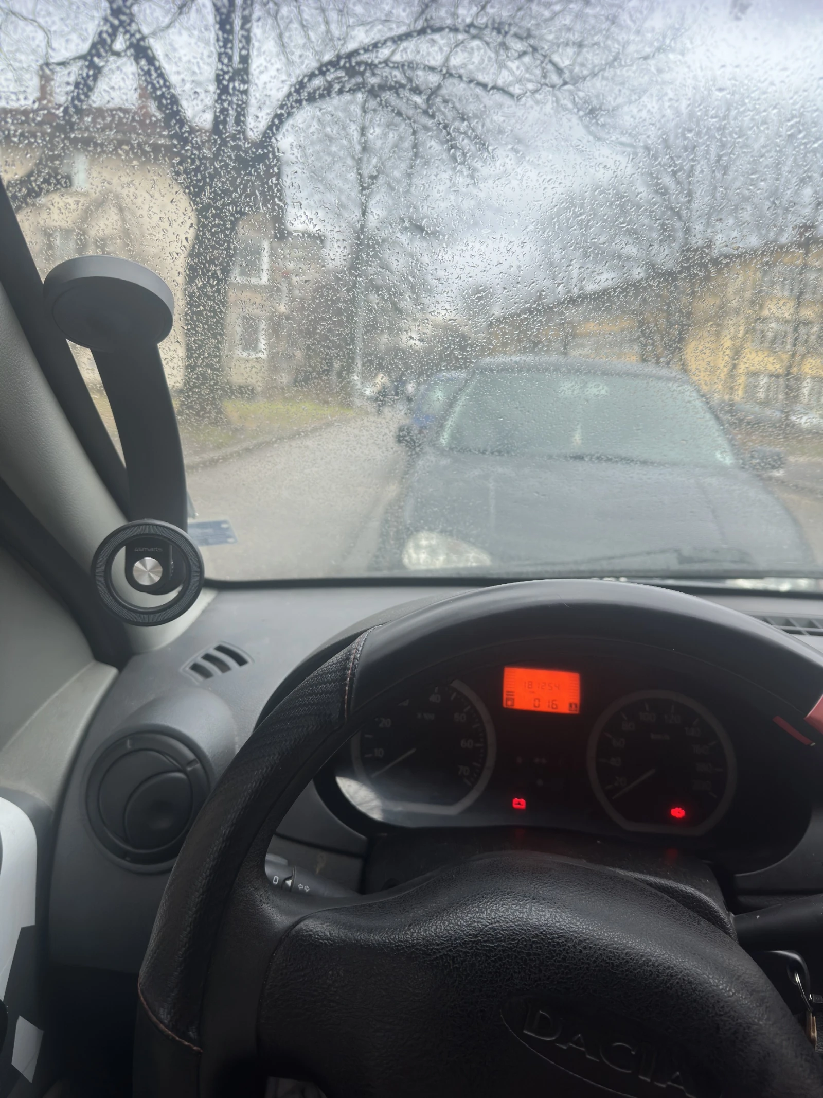 Dacia Logan 1.5 dci - изображение 9