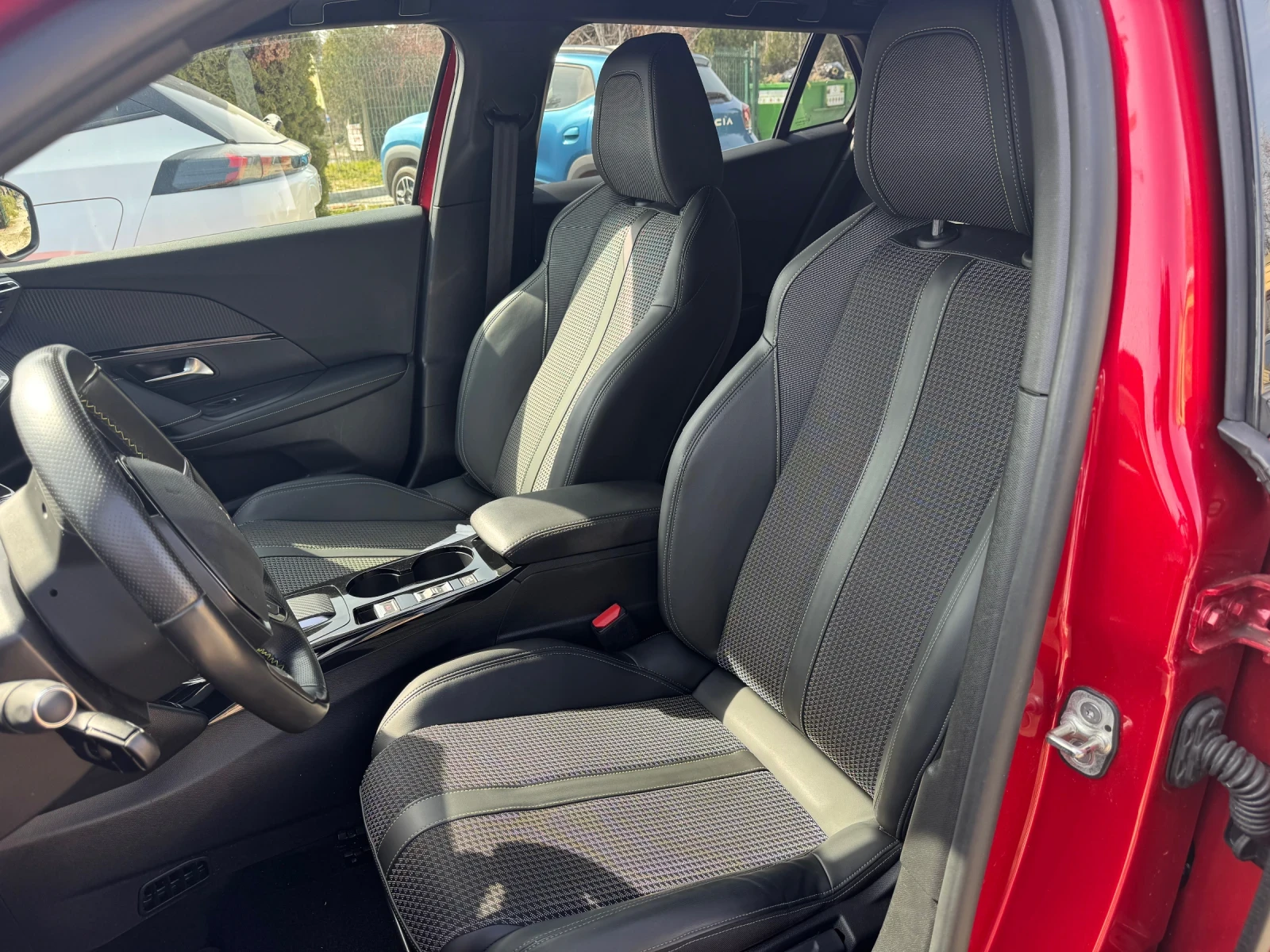 Peugeot 2008 GT Germany, снимка 11 - Автомобили и джипове - 53773944