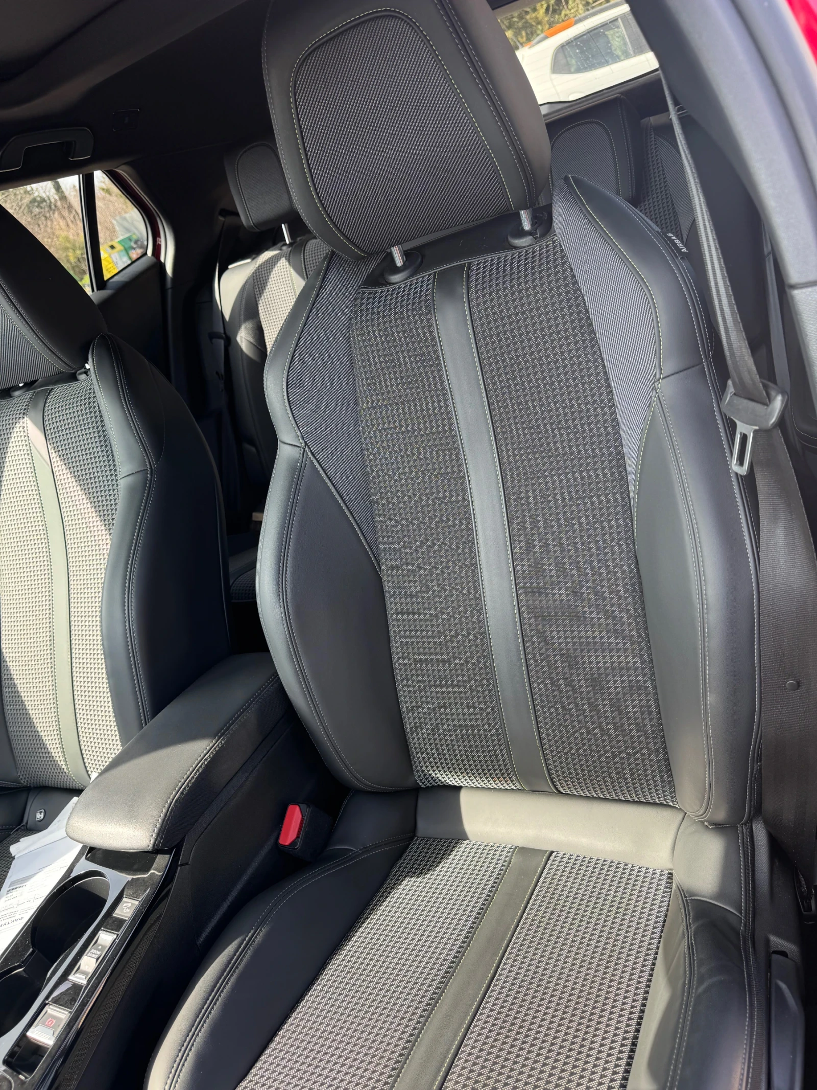 Peugeot 2008 GT Germany, снимка 12 - Автомобили и джипове - 53773944