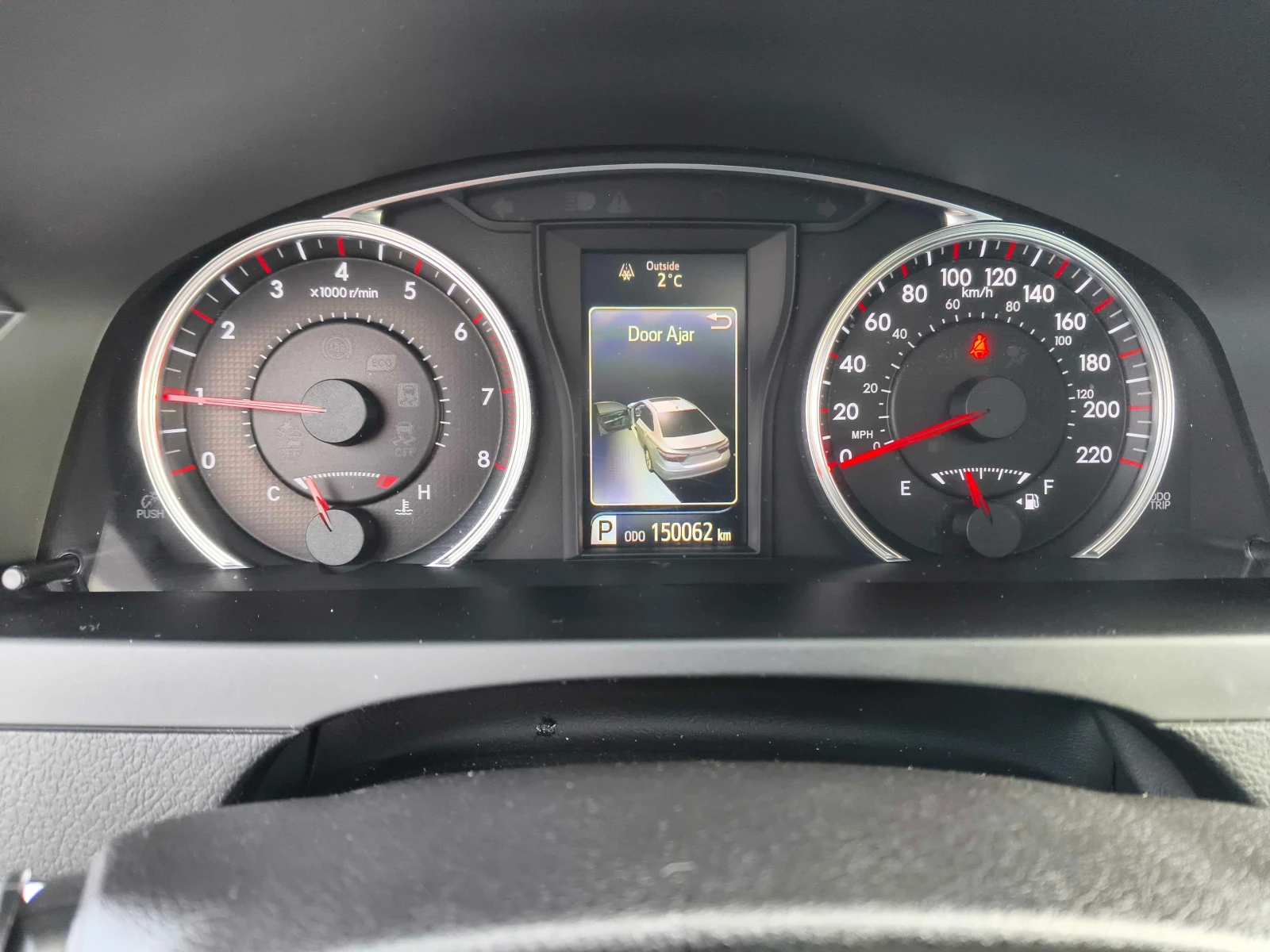 Toyota Camry ПРЕДНО * ЕЛ САЛОН * КАМЕРА * СЕРВИЗНА ИСТОРИЯ * , снимка 8 - Автомобили и джипове - 54099533