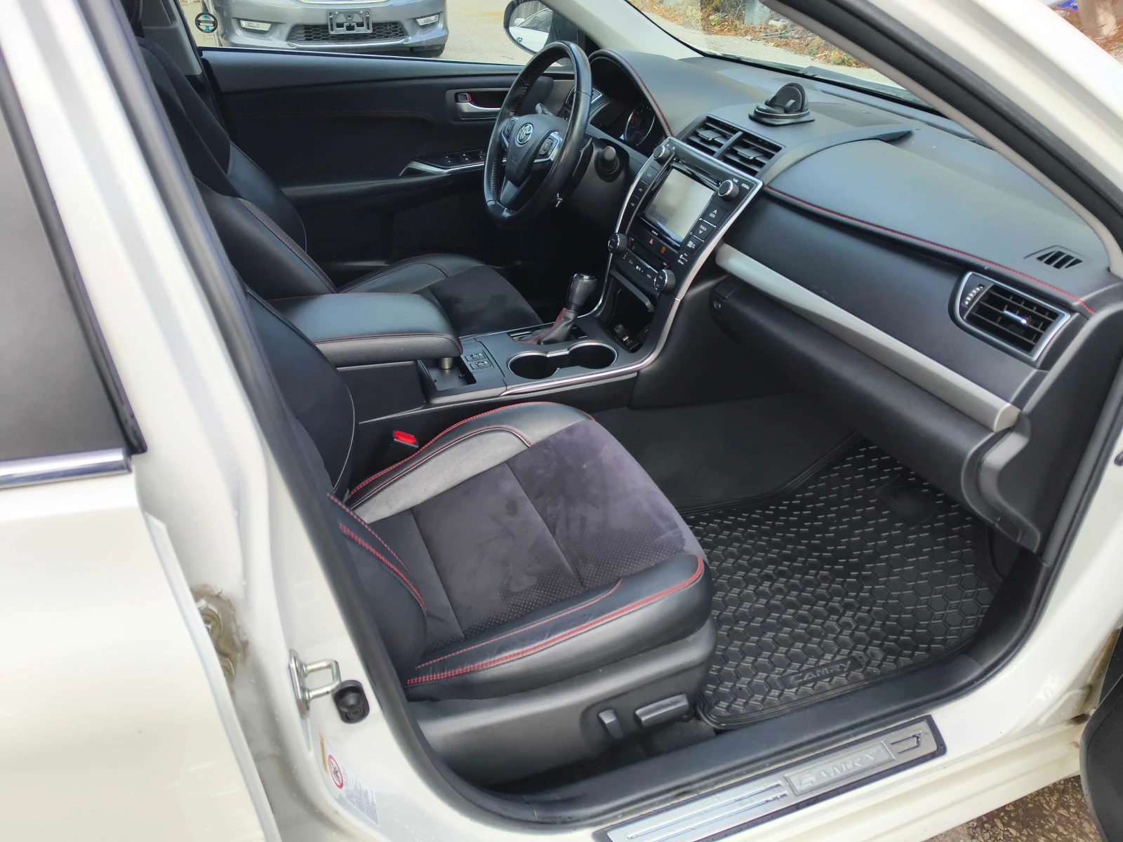 Toyota Camry ПРЕДНО * ЕЛ САЛОН * КАМЕРА * СЕРВИЗНА ИСТОРИЯ * , снимка 11 - Автомобили и джипове - 54099533