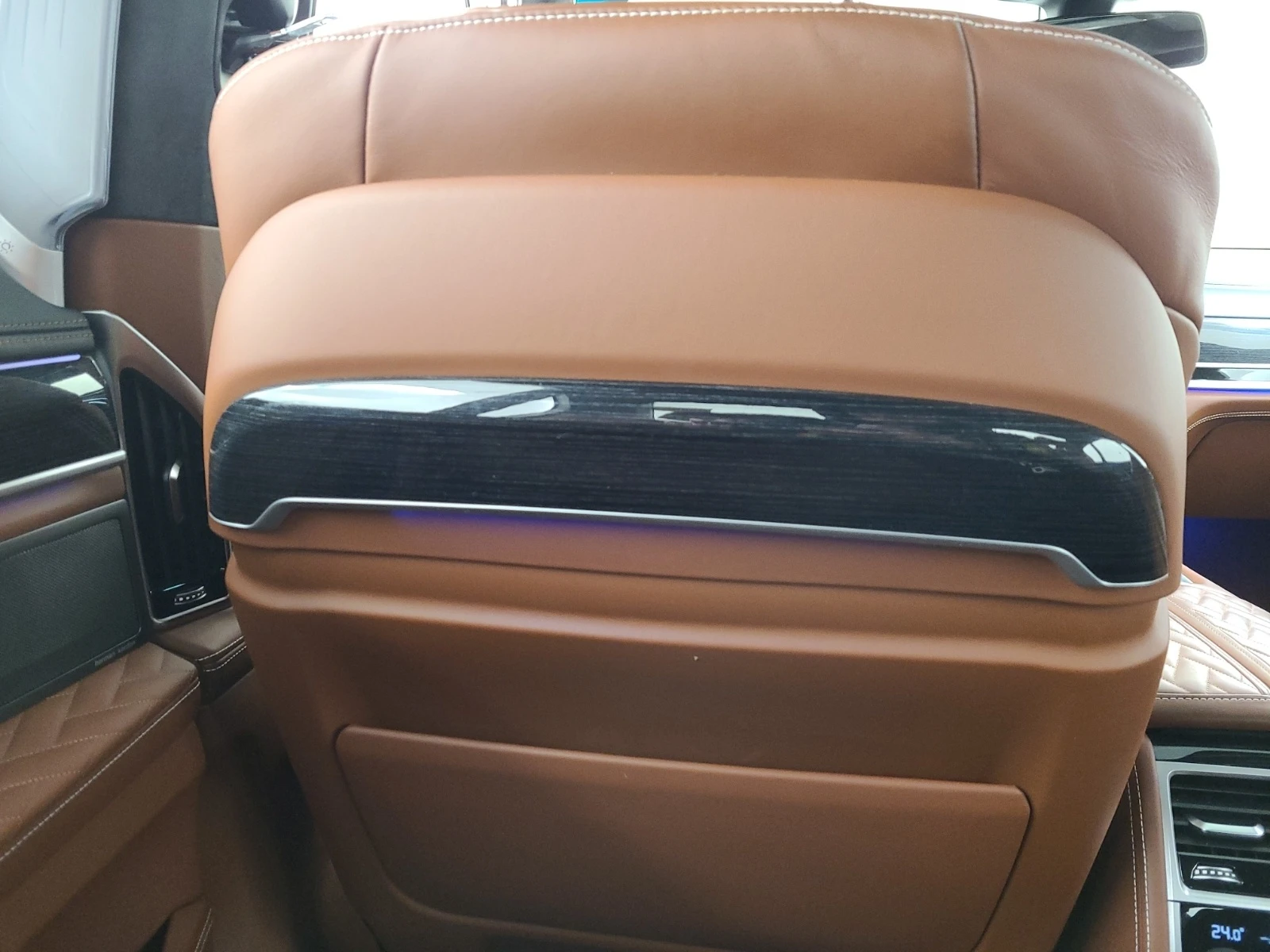 BMW 750 XDRIVE* * CARFAX * * АВТО КРЕДИТ * * , снимка 9 - Автомобили и джипове - 54137625