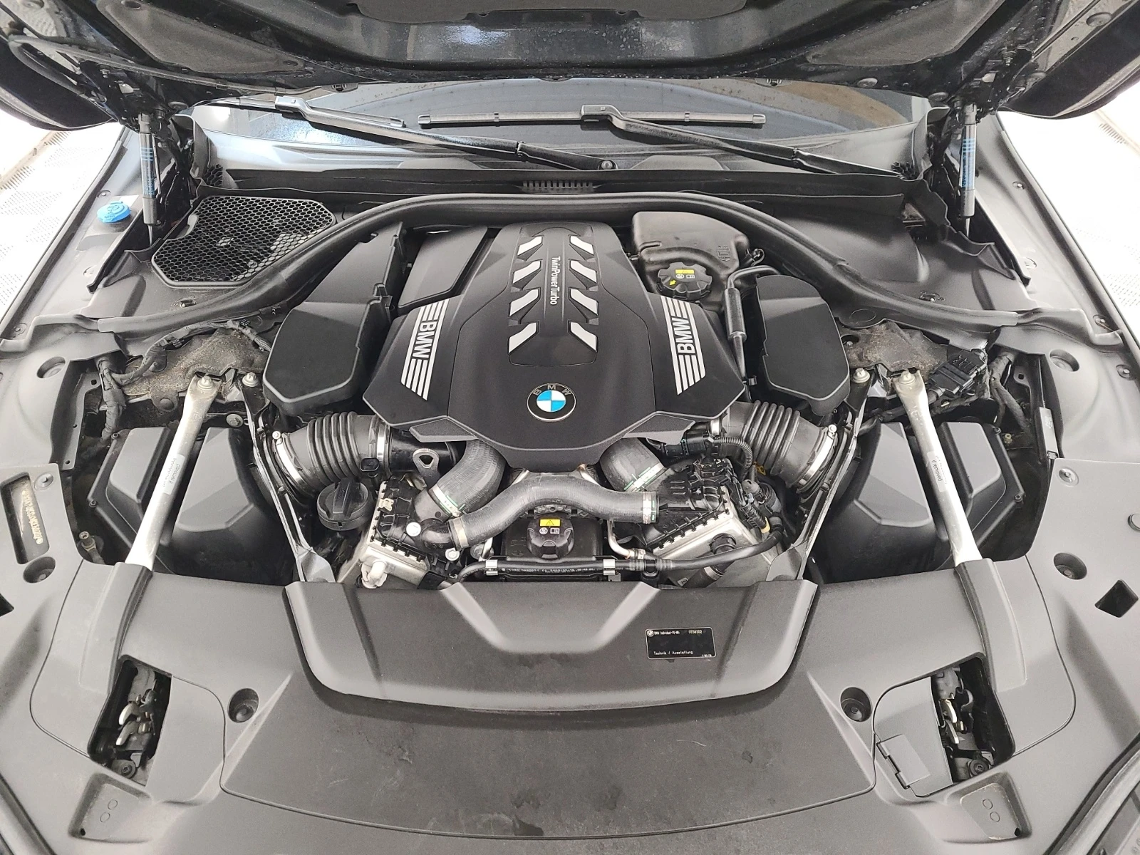 BMW 750 XDRIVE* * CARFAX * * АВТО КРЕДИТ * * , снимка 12 - Автомобили и джипове - 54137625