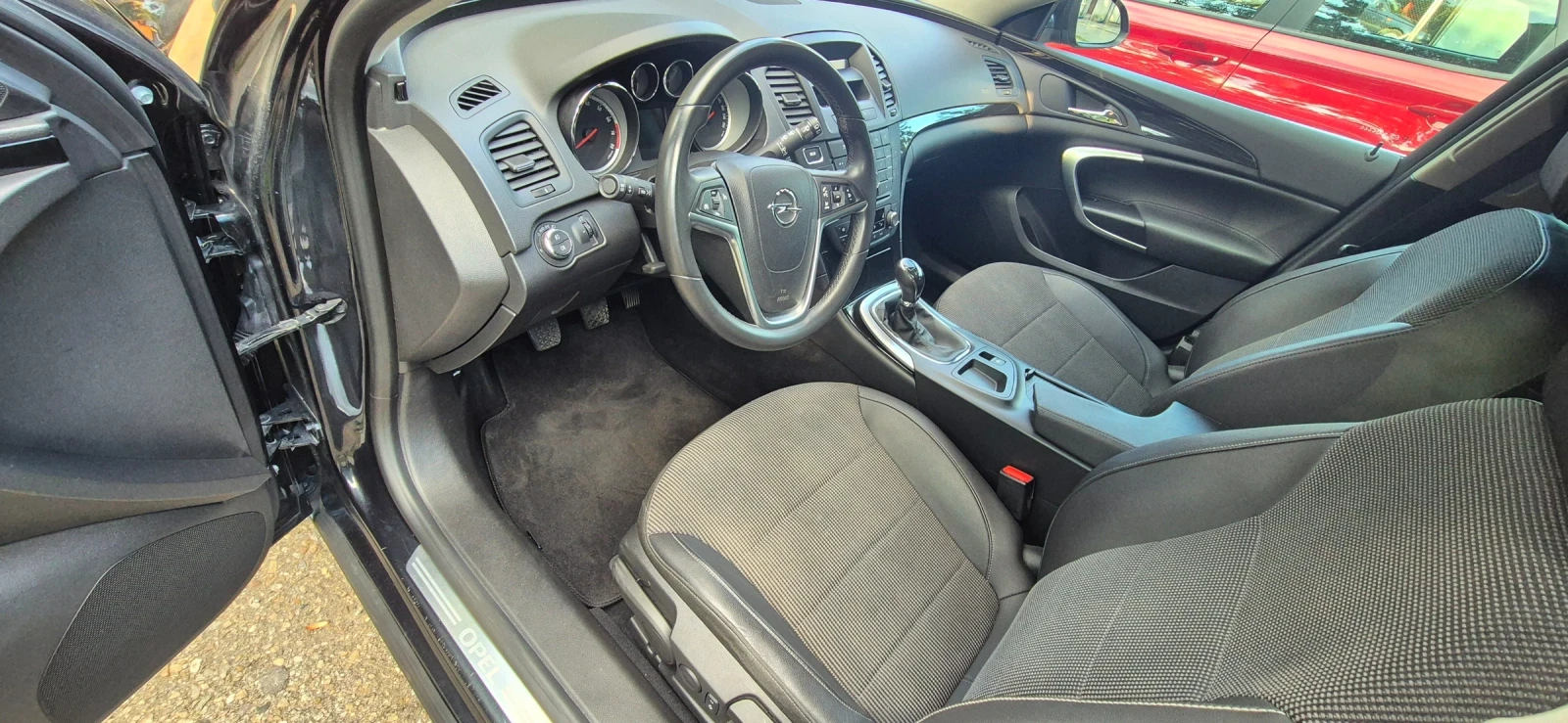 Opel Insignia, снимка 7 - Автомобили и джипове - 54162899