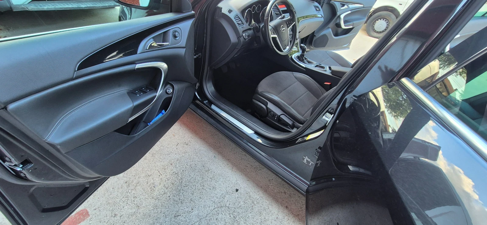 Opel Insignia, снимка 11 - Автомобили и джипове - 54162899