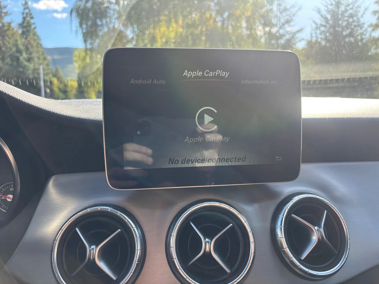 Mercedes-Benz CLA 180, снимка 16 - Автомобили и джипове - 54504936