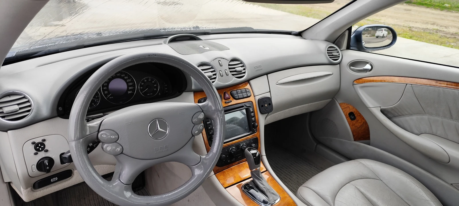 Mercedes-Benz CLK 320, снимка 10 - Автомобили и джипове - 54530244