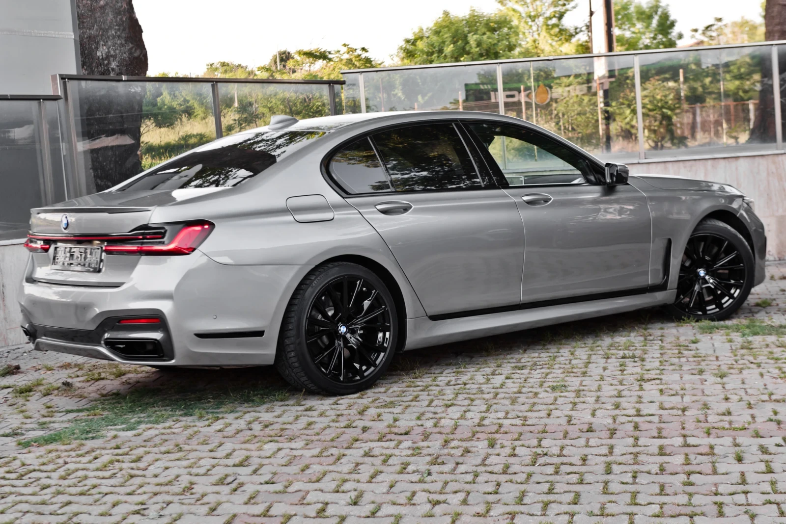 BMW 740 d/X-Drive/M/MHEV/HUD/LED/20, снимка 7 - Автомобили и джипове - 54702781