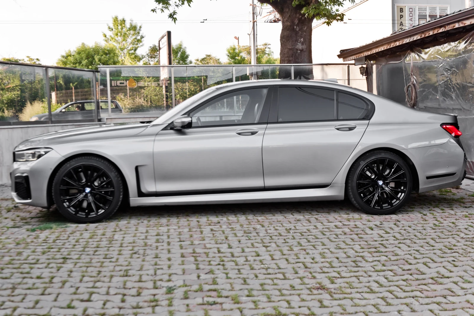 BMW 740 d/X-Drive/M/MHEV/HUD/LED/20, снимка 4 - Автомобили и джипове - 54702781