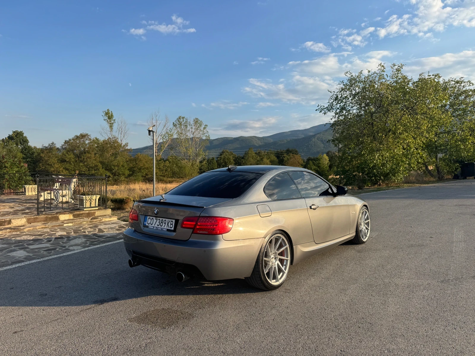 BMW 330, снимка 4 - Автомобили и джипове - 55975291